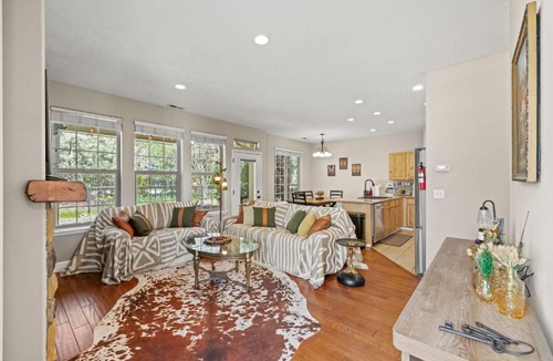 Coeur d'Alene House | Cozy Woodland Family Cabin With Private Deck Fenced Yard