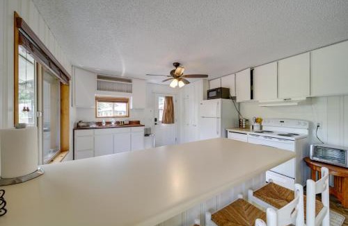 Worley House | Cozy Worley Cabin w/Lake Access + Gas Grill!