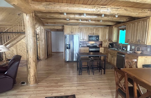 Dubois Cabin | Cracked Noggin Lodge