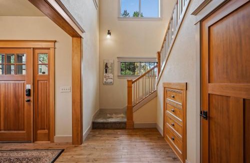 River Terrace House | Craftsman style Awbrey Home