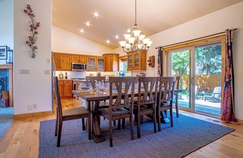 Hailey House | Cranbrook Cottage - Family Home + Hot Tub + Pool Table