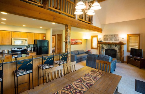 Mazama Cabin | Crazy Squirrels Cabin at Timberline Meadows