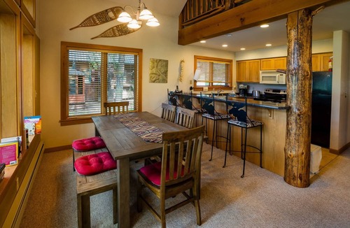 Mazama Cabin | Crazy Squirrels Cabin at Timberline Meadows