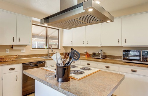 Cottage Grove House | Creative Escape! Eagle's Nest Hideaway
