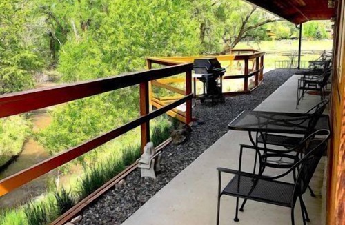 Cody Apartment | Creek Side Cabin #1- Great location on the way to Yellowstone, Peaceful Creek