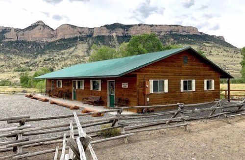 Cody Apartment | Creekside Cabin #3- Listen to the Creek, On the way to Yellowstone!