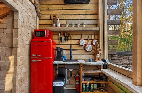 Florence Cabin | Creekside Cabin