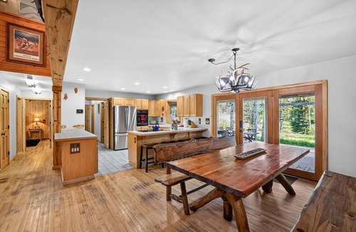 McCall Cabin | Creekside Cabin w/Fire Pit, Game Loft & 5 Miles to Downtown McCall