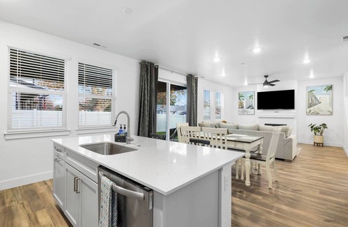 West Valley House | Creswell Lane! Where luxury meets entertainment!