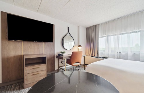 Waverly Hotel | Crowne Plaza Lansing by IHG