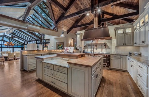 Hope Apartment | Curated Retreat w/Dock, Spa Suites & Chef’s Kitchen