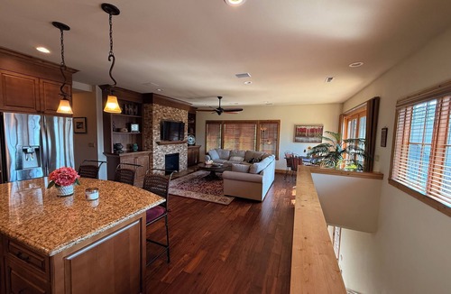 Bonney Lake House | Custom built Lake Tapps Waterfront Guest house, 2 bed, 2bath, W/D
