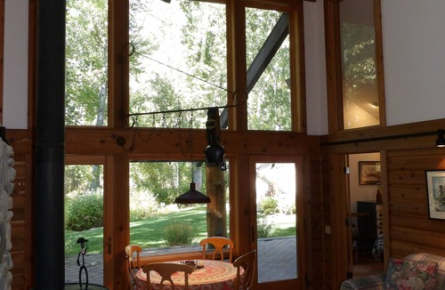 Hailey House | Custom Guest House Near Bigwood River For Seasonal Rentals