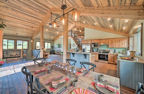Livingston Apartment | Custom Livingston Apt w/Balcony + Mountain Views!
