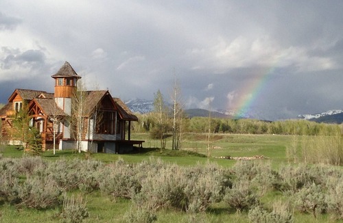 Clawson Cabin | Custom Log Cabin with Teton Views and Hot tub near National Parks