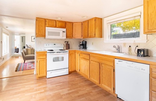 Greenwood House | Cute 1BR House in Seattle with Garage & Yards