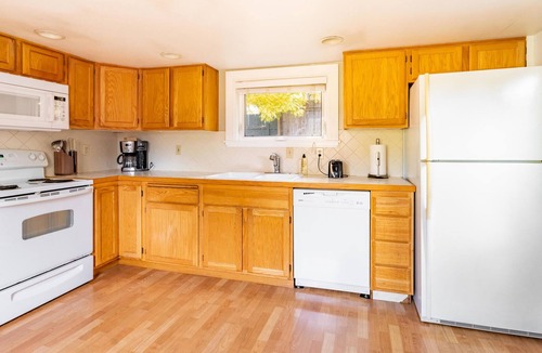 Greenwood House | Cute 1BR House in Seattle with Garage & Yards