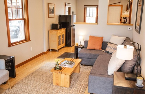 Bozeman House | Cute 2-bed home, 3 blocks from downtown Bozeman, with a large yard!