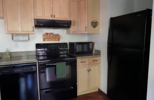 Sunriver Cabin | Cute Cabin in the Woods, Great for Couples; Hot Tub, Bikes, Kayaks, Near Village