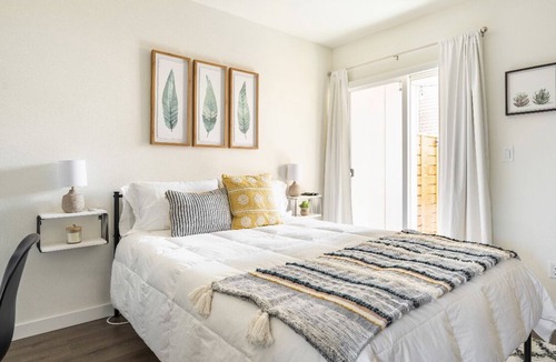 Columbia City House | Cute/Cozy Private Suite In South Seattle! Light Rail Convenient!