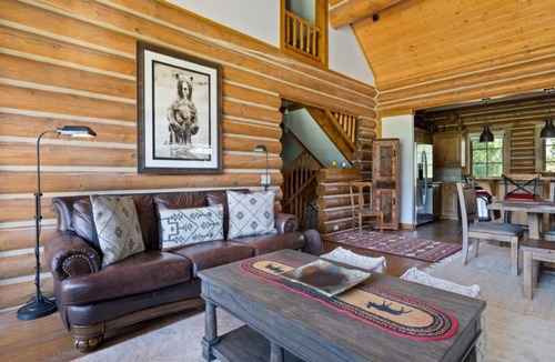 Victor Cabin | Cutthroat Cabin | Bronze Buffalo Ranch