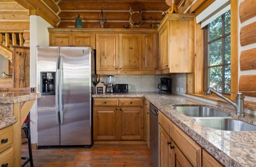 Victor Cabin | Cutthroat Cabin | Bronze Buffalo Ranch
