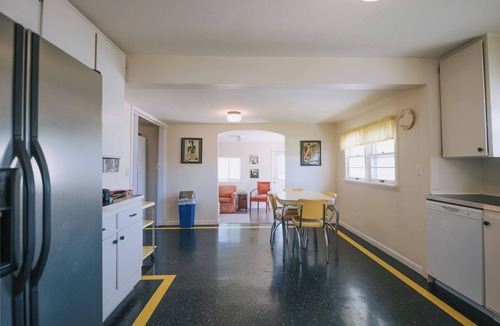 Prineville House | Daffodil House 3-bedrooms in welcoming Prineville perfect for relaxing