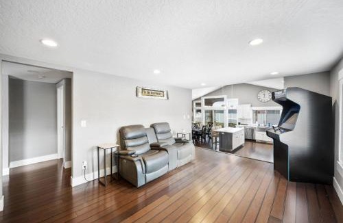 Dalton Gardens House | Dalton Garden Escape - 8 minutes from Hayden Lake