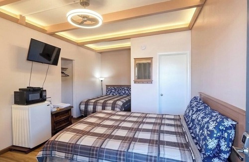 Chemult Hotel | Dawson House Lodge