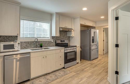Puyallup House | Day Trip to Lumen Field! Group Getaway in Puyallup