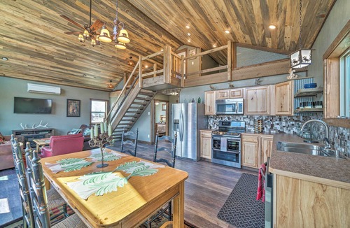 Livingston Cabin | Day Trip to Yellowstone NP! Mtn-View Cabin