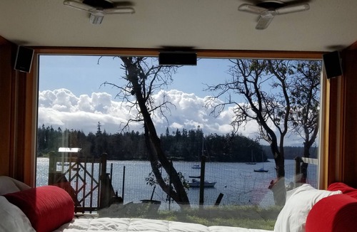 Marrowstone Hostel | Daybed with bay view on 3 sides