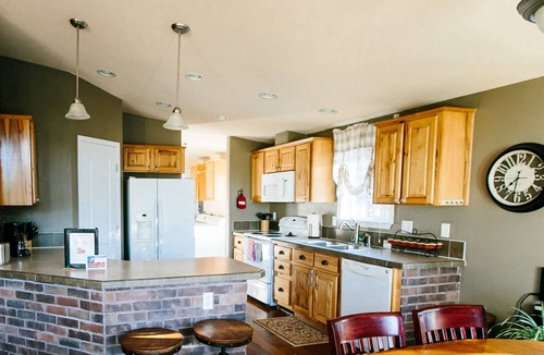 Spanish Valley Cabin | Daybreak Cabin @ Whispering Oaks, 20 miles from Moab!
