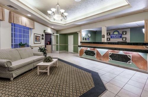 Pentwater Hotel | Days Inn by Wyndham Pentwater