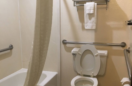 Pocatello Hotel | Days Inn by Wyndham Pocatello University Area
