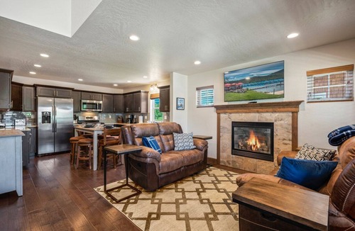 Dover Bay House | Dear Haven - 3 Bedroom 3 Bath Parkside Bungalow