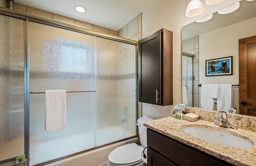 Dover Bay House | Dear Haven - 3 Bedroom 3 Bath Parkside Bungalow