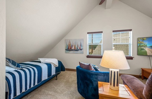 Dover Bay House | Dear Haven - 3 Bedroom 3 Bath Parkside Bungalow