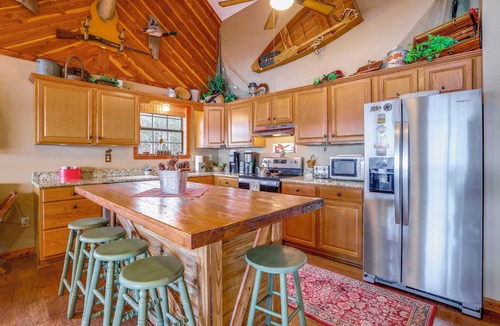 Greers Ferry Cabin | Deck & Fire Pit: Waterfront Cabin in Greers Ferry!