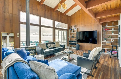 Shelton House | Decks & Views: Waterfront Shelton Home