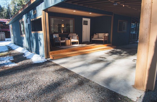 McCall Cabin | Deer Lick Lodge - Walk to Ponderosa, Pet-Friendly, 5-Star Family Stay