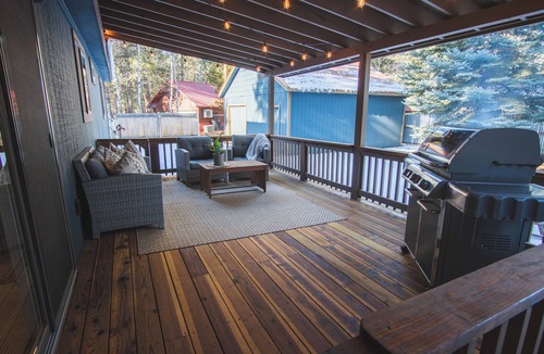 McCall Cabin | Deer Lick Lodge - Walk to Ponderosa, Pet-Friendly, 5-Star Family Stay