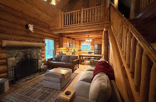 Enterprise Cabin | Dei's Place built for the whole family.
