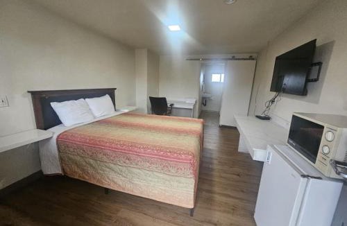 Lents Hotel | Del Rancho Motel