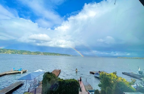 Matthews Beach House | Delightful 1-bedroom waterfront Studio with Private Lake Access