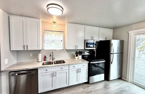 Three Tree Point House | Delightful 2-bedroom Waterfront Bungalow in 3 Tree Point Burien