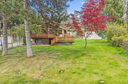 Kettle Falls House | Delightful 3-bedroom lake house with a cabin feel sleeps 6.