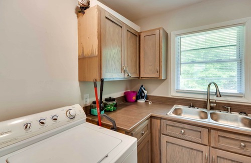 Tuskegee House | Delightful Tuskegee Home - Great for Families!