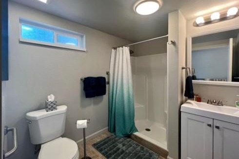 Fruitdale Apartment | Deluxe Cabin 5 - Rogue River Resort