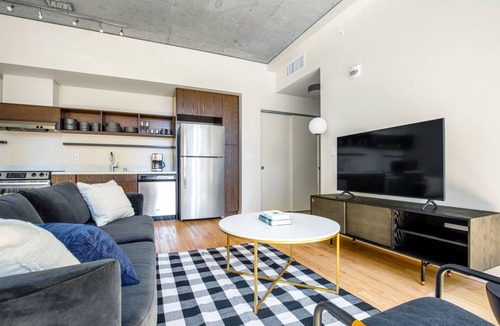 Northwest Bellevue Apartment | Deluxe Downtown Bellevue 1BR w/Lounge, Gyms, near shops, by Blueground